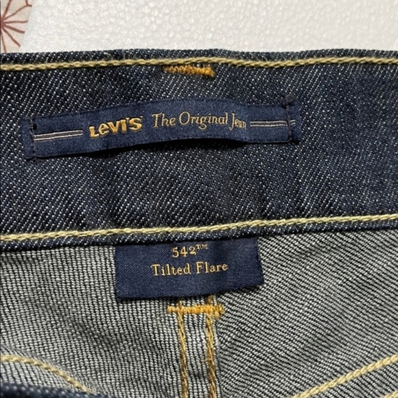 Levi's Classic Indigo Denim 542 Tilted Flare size 14 - Picture 8 of 15